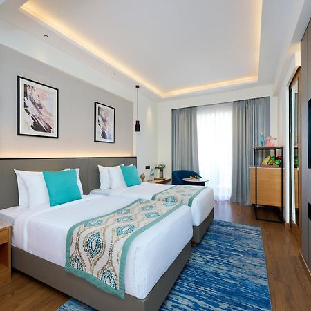 Iris Sarovar Portico Гургаон Екстериор снимка