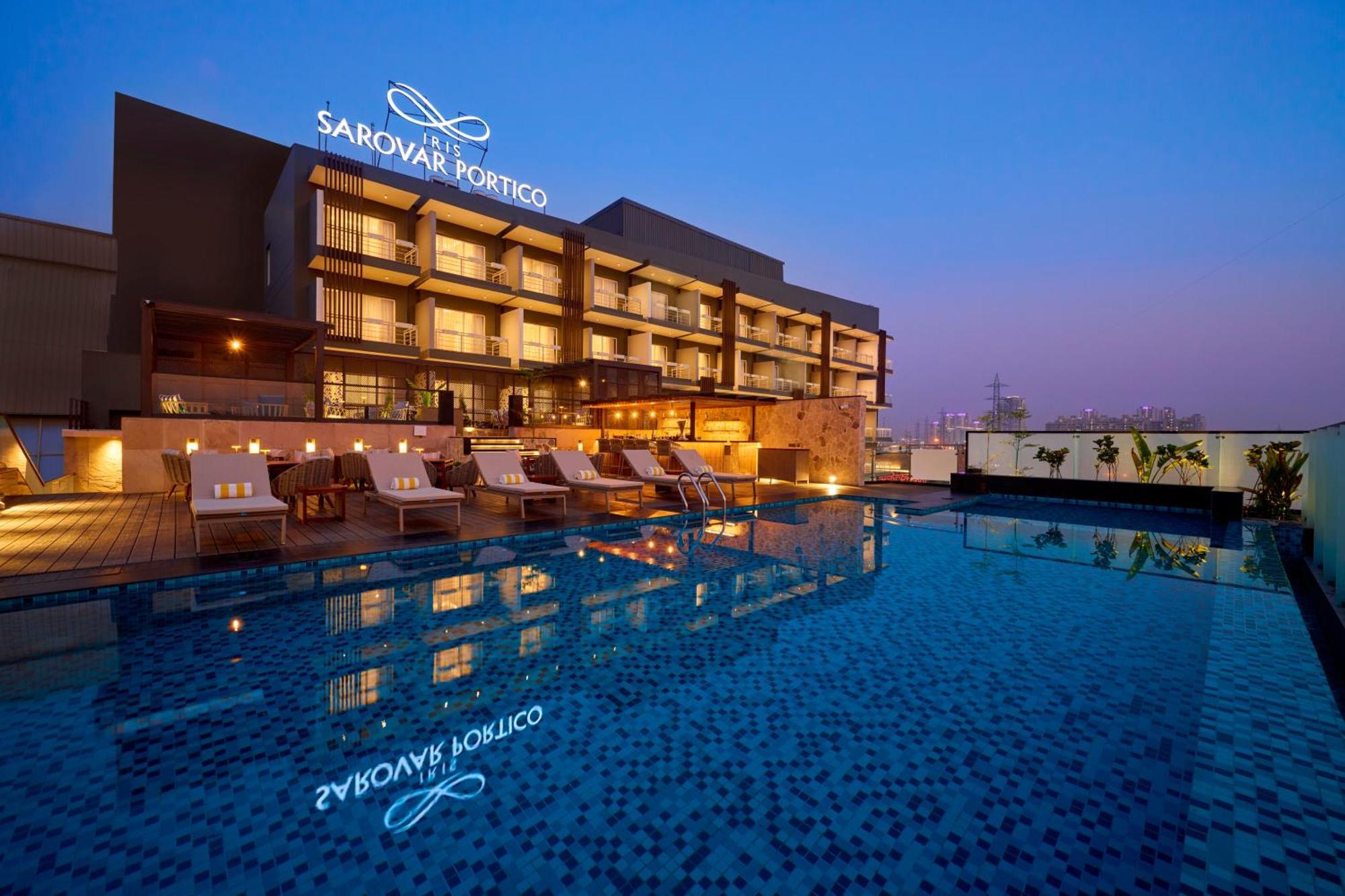 Iris Sarovar Portico Гургаон Екстериор снимка