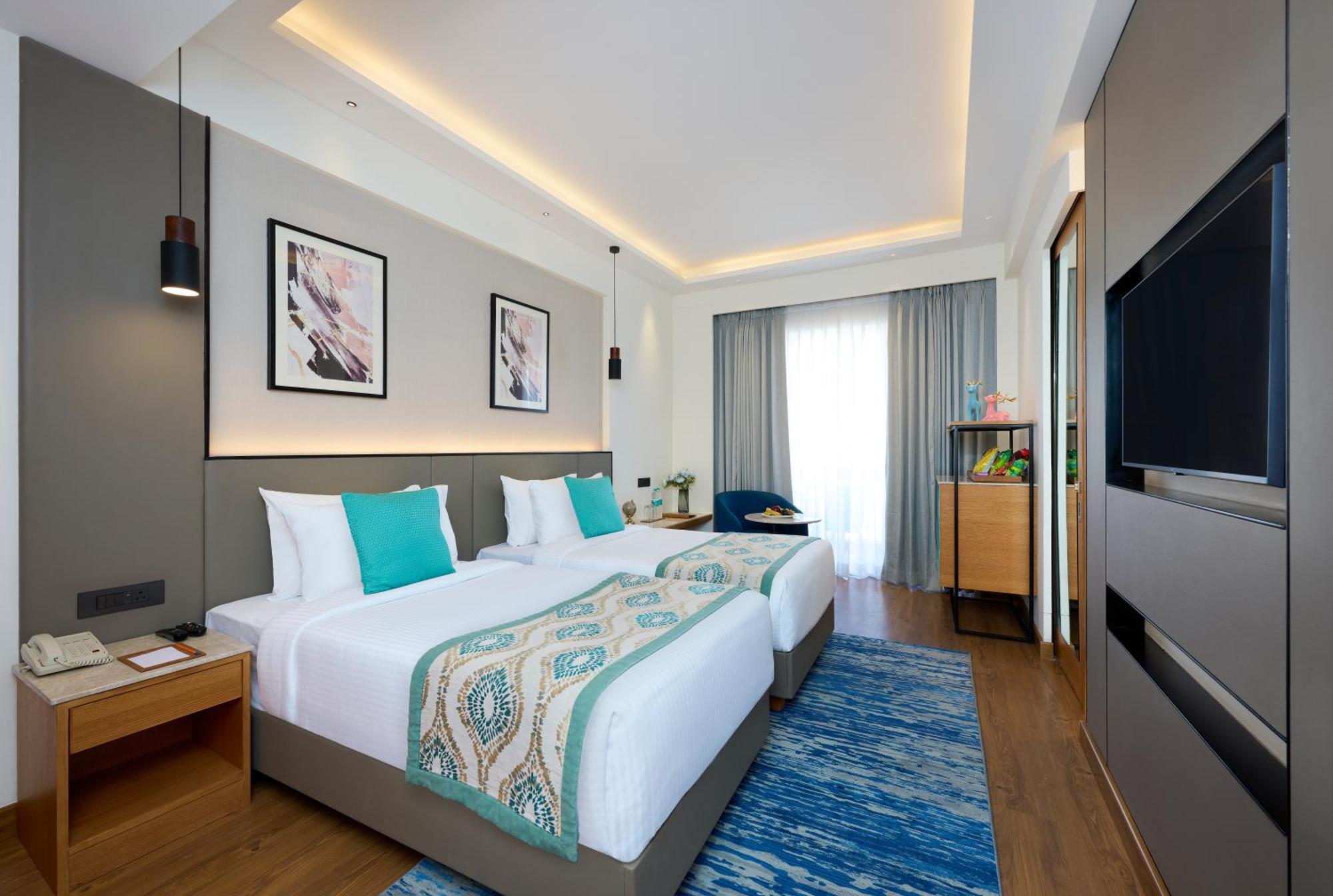 Iris Sarovar Portico Гургаон Екстериор снимка