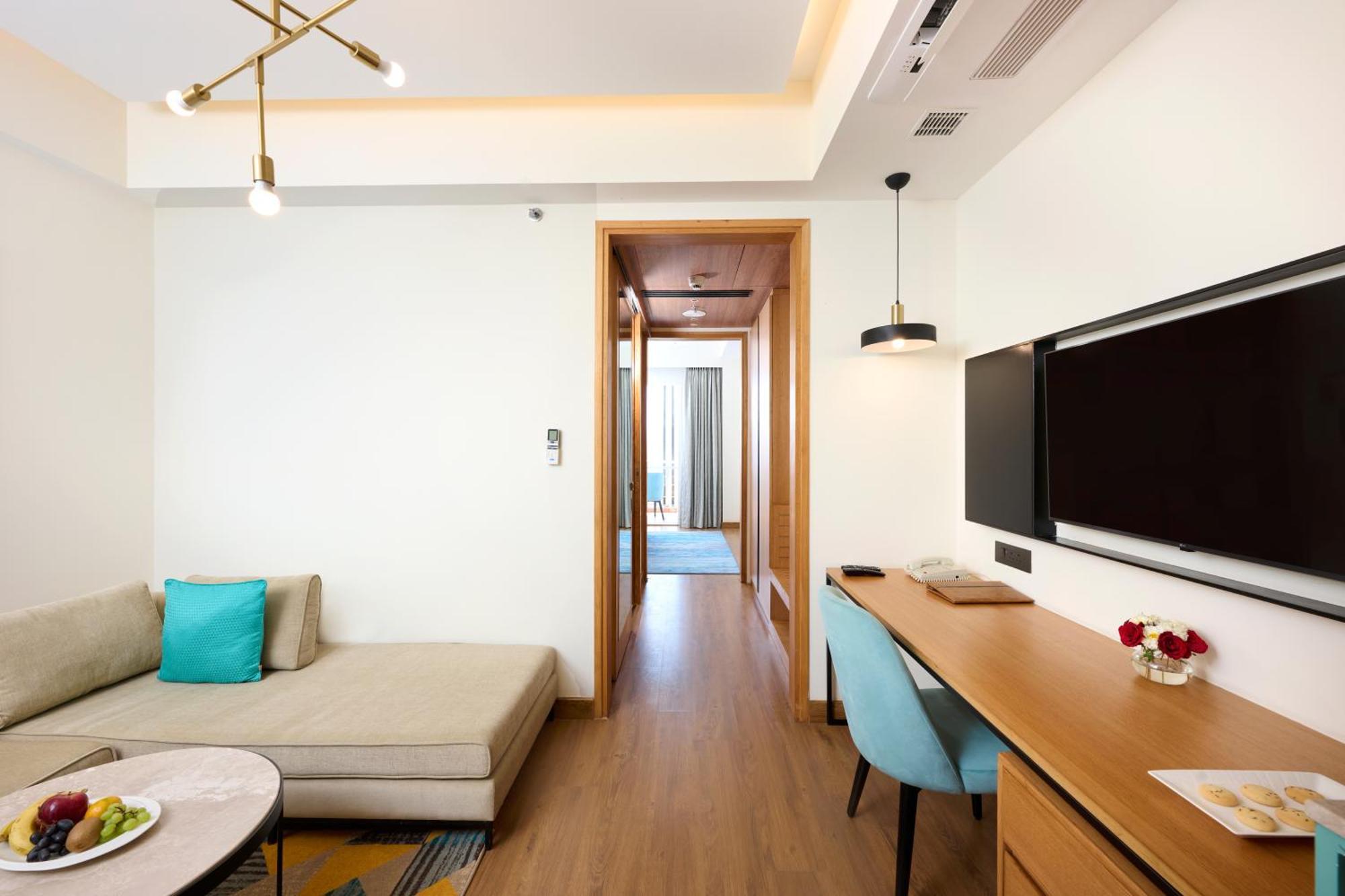 Iris Sarovar Portico Гургаон Екстериор снимка