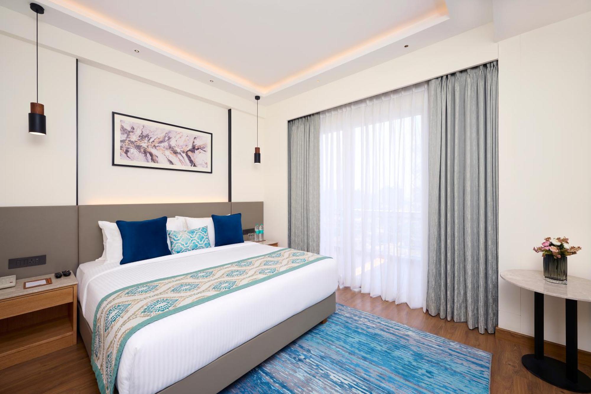 Iris Sarovar Portico Гургаон Екстериор снимка