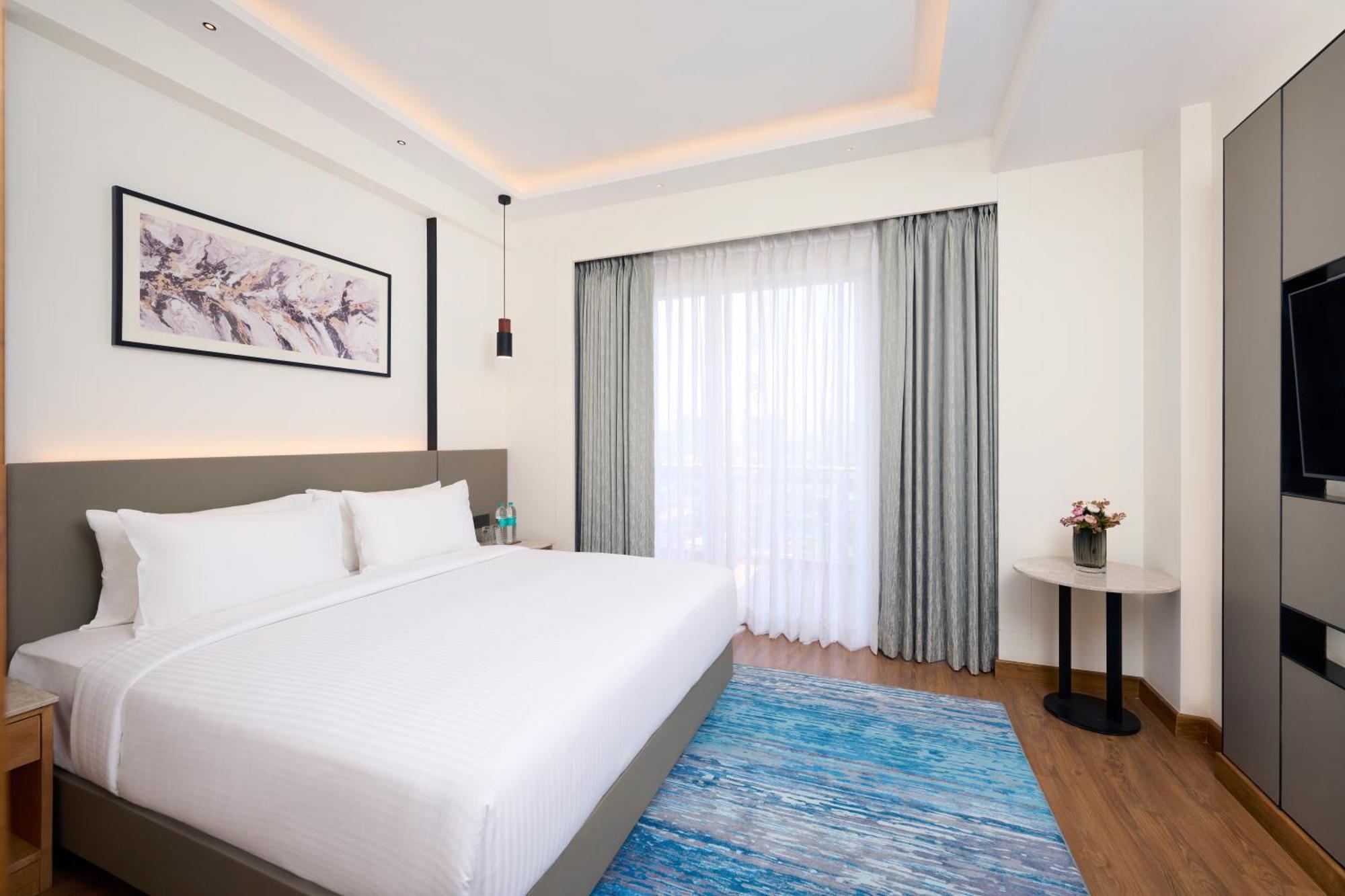 Iris Sarovar Portico Гургаон Екстериор снимка