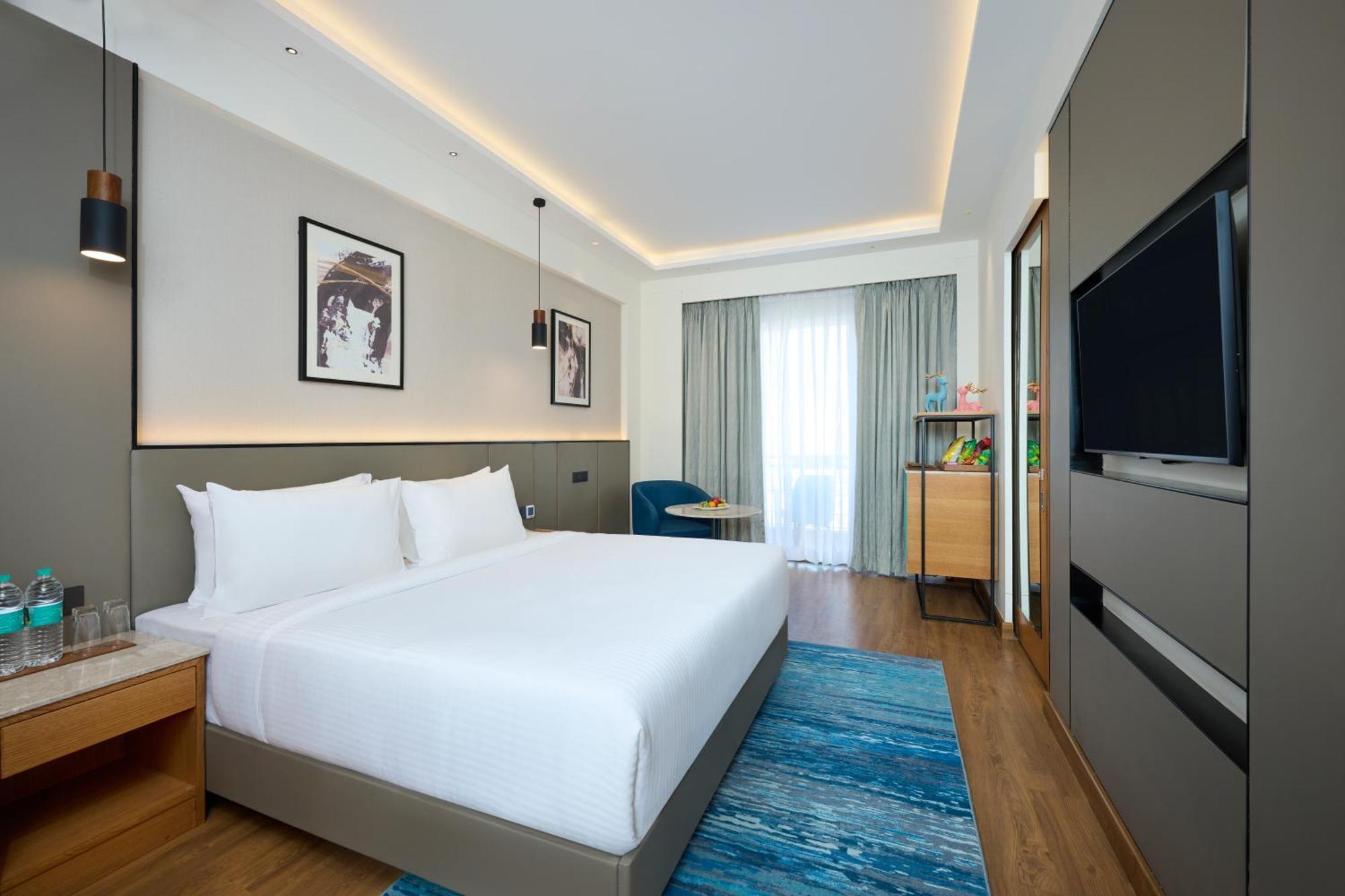 Iris Sarovar Portico Гургаон Екстериор снимка